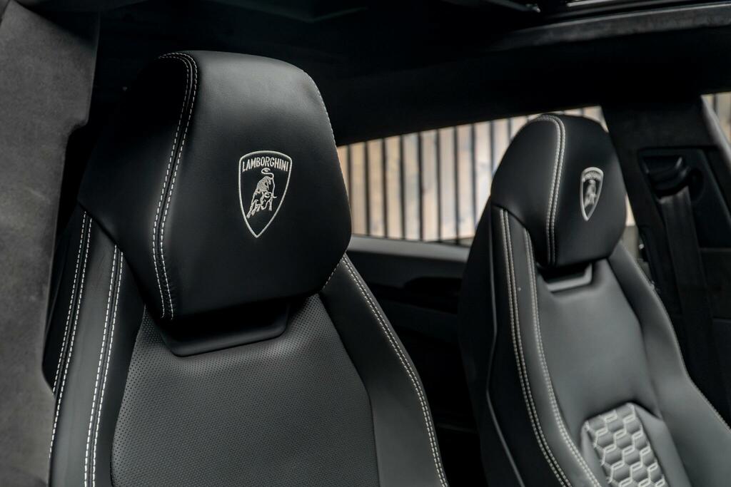 Lamborghini Urus 4L V8 S Black #37