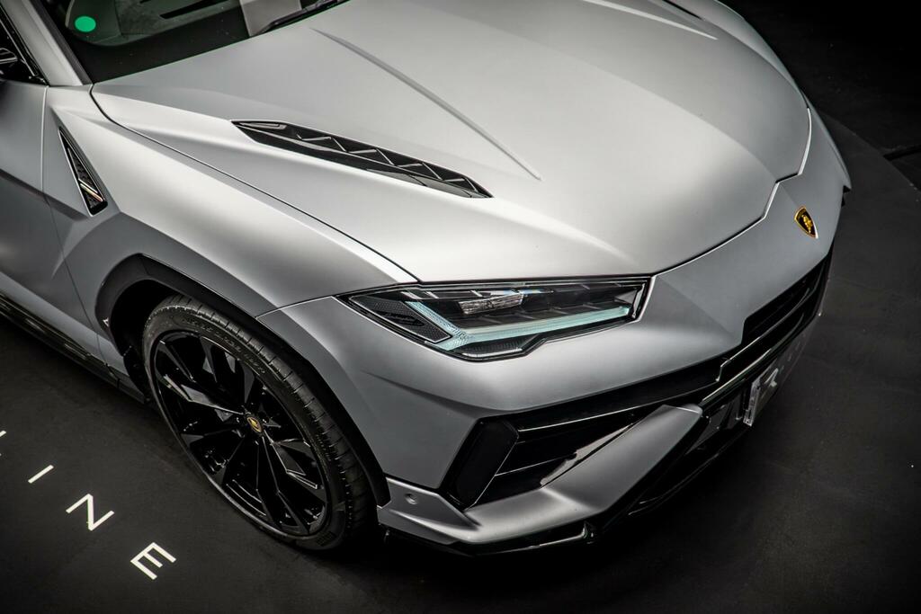 Lamborghini Urus 4L V8 S Black #11