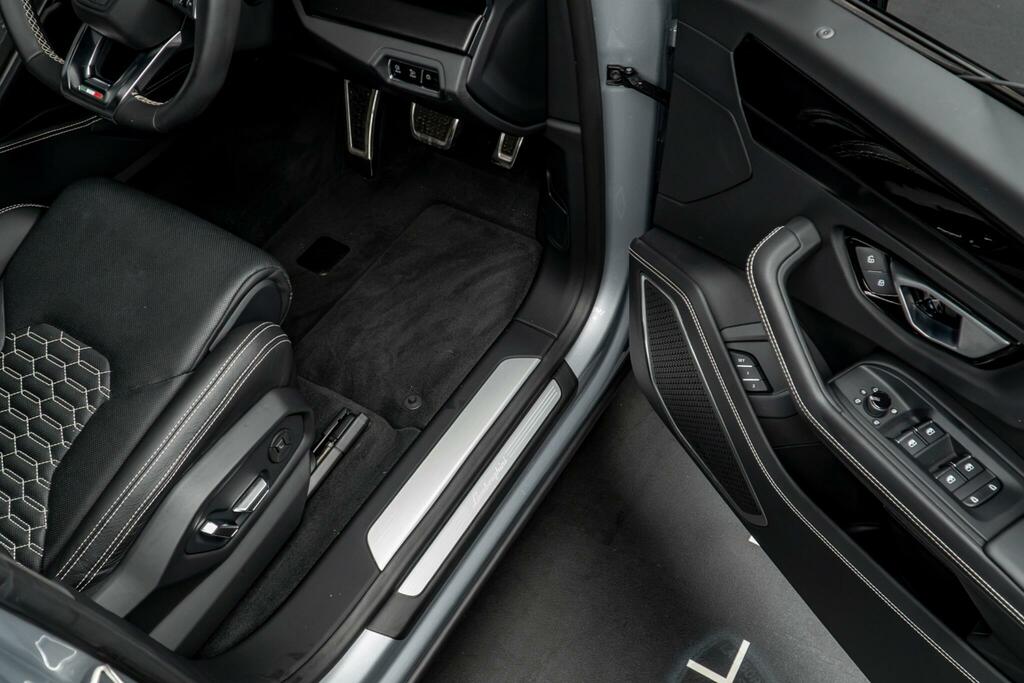 Lamborghini Urus 4L V8 S Black #29