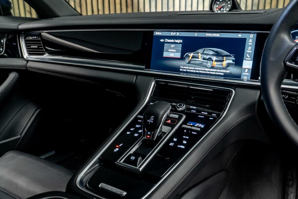 Porsche Panamera 4S Pdk #25