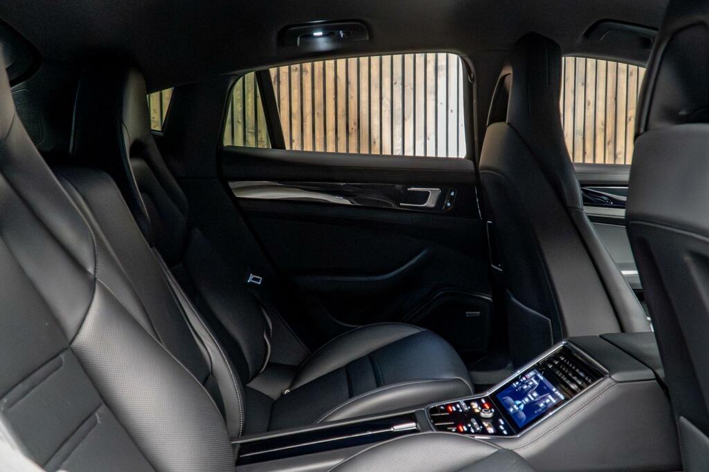 Porsche Panamera 4S Pdk #49