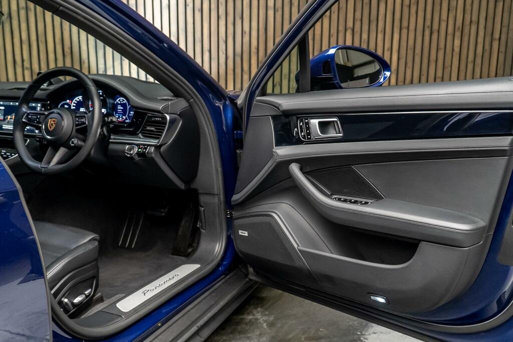 Porsche Panamera 4S Pdk #31