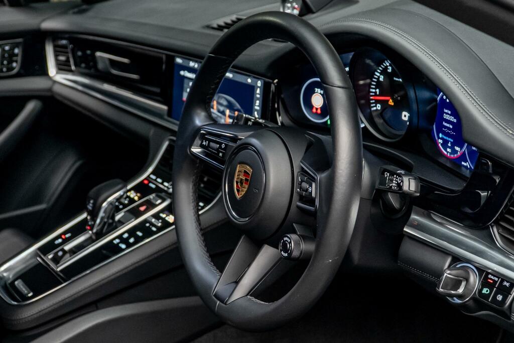 Porsche Panamera 4S Pdk #28