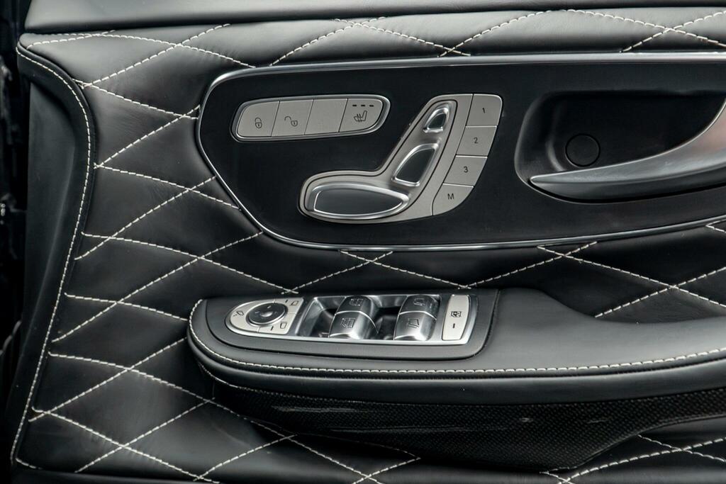 Mercedes-Benz V Class V 300 D Amg Black #33