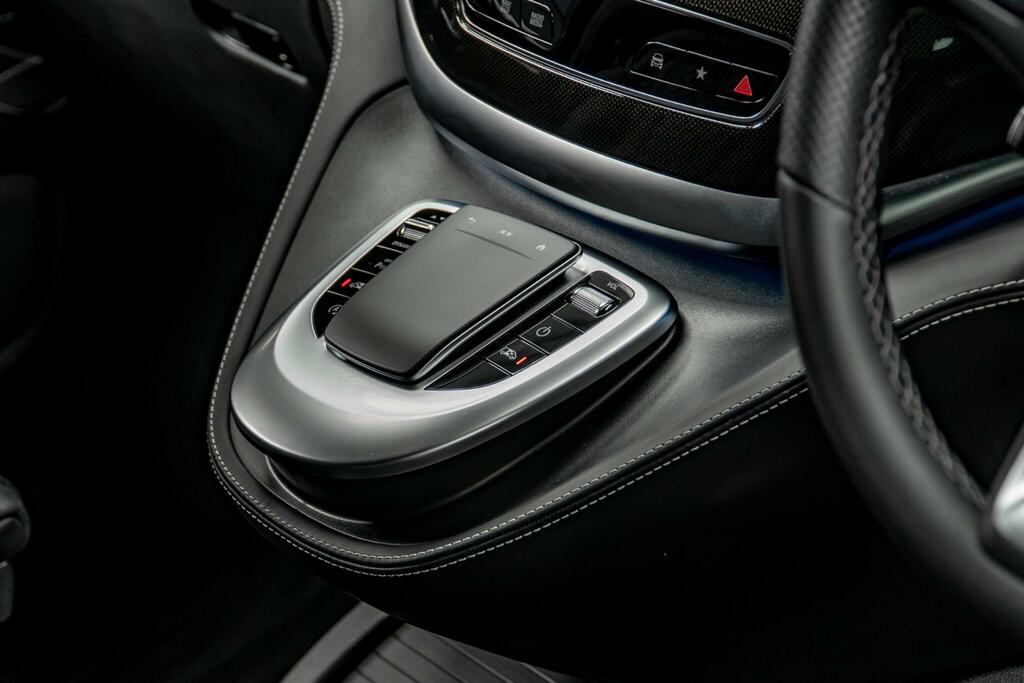 Mercedes-Benz V Class V 300 D Amg Black #31