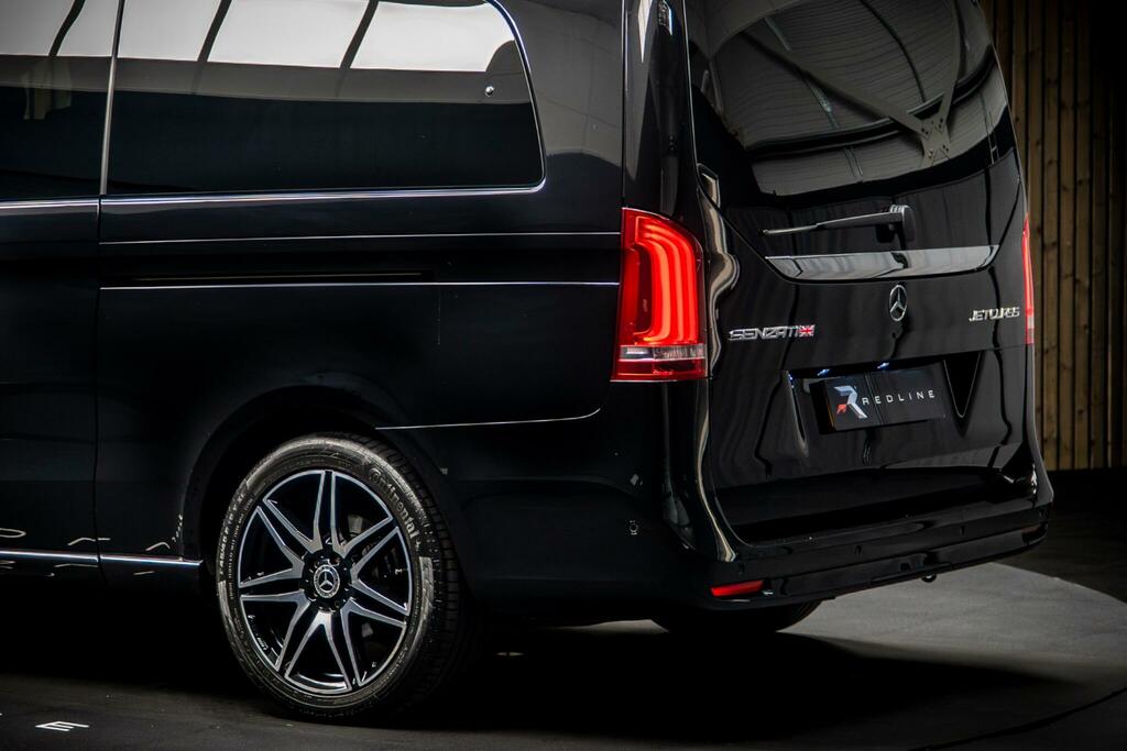 Mercedes-Benz V Class V 300 D Amg Black #16