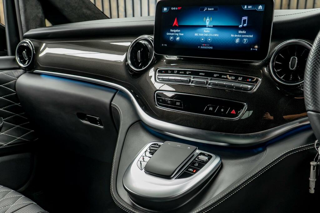 Mercedes-Benz V Class V 300 D Amg Black #22