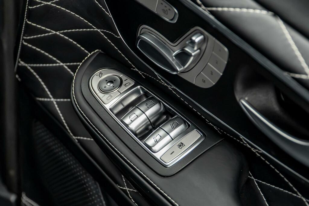 Mercedes-Benz V Class V 300 D Amg Black #29