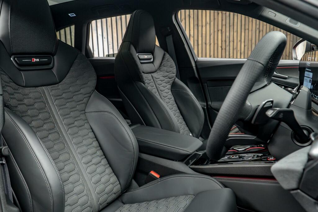 Audi RS5 2.9 Tfsi V6 25.9Kwh Carbon Black Tiptronic Quattro Red #2
