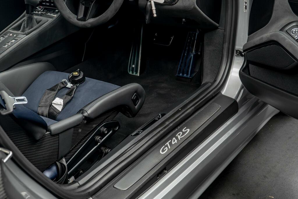 Porsche 718 Cayman Cayman Style Edition Grey #38
