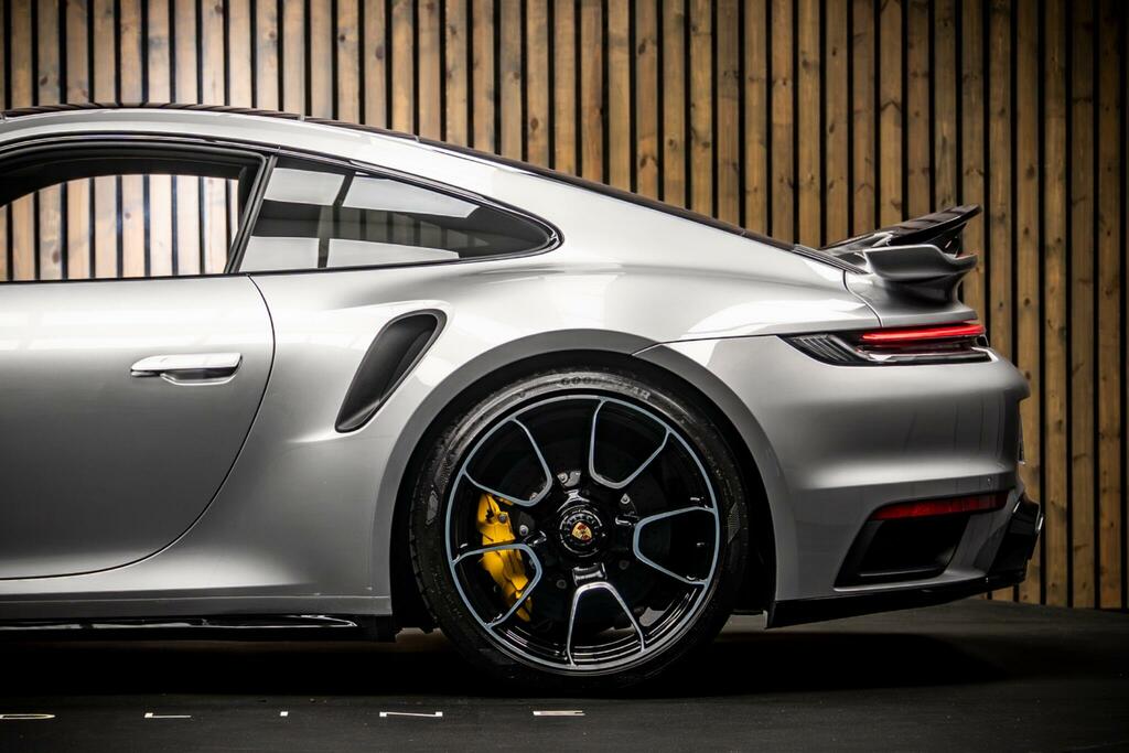 Porsche 911 911 Carrera Gts S-a Grey #18