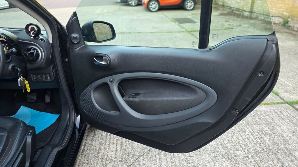 Smart Fortwo Coupe 0.9T Prime Premium Coupe Twinamic Eur Black #31