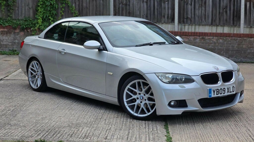 BMW 3 Series Convertible 2.0 320D M Sport Highline Steptronic E Silver
