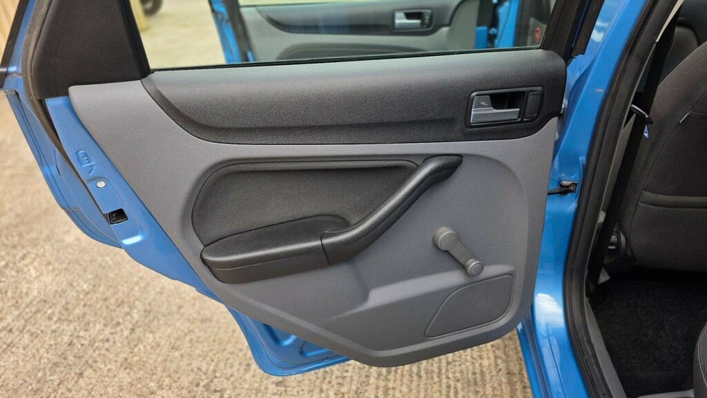 Ford Focus 1.6 Zetec Tdci Blue #35