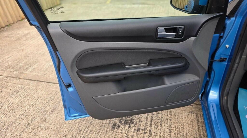 Ford Focus 1.6 Zetec Tdci Blue #39