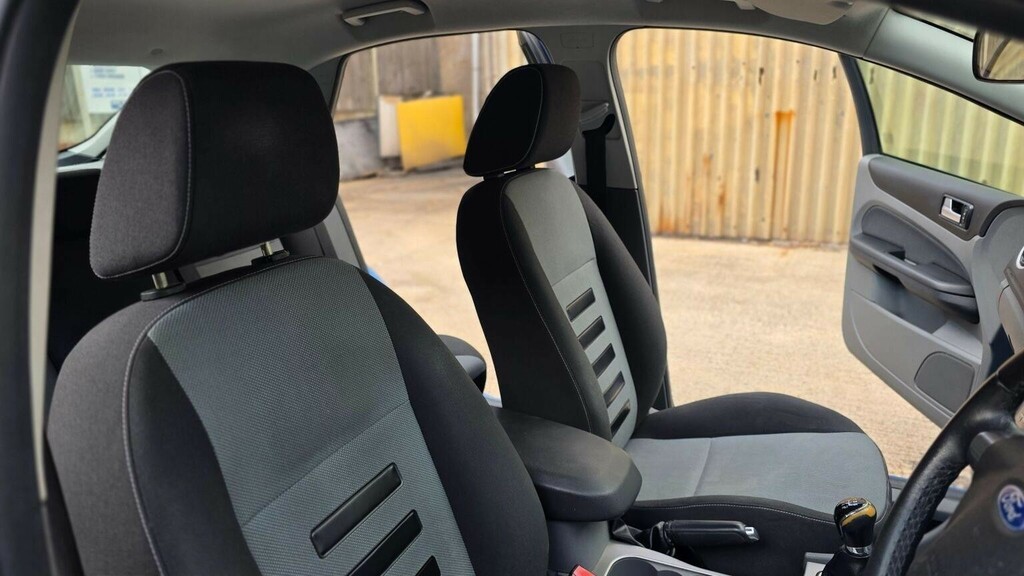Ford Focus 1.6 Zetec Tdci Blue #25