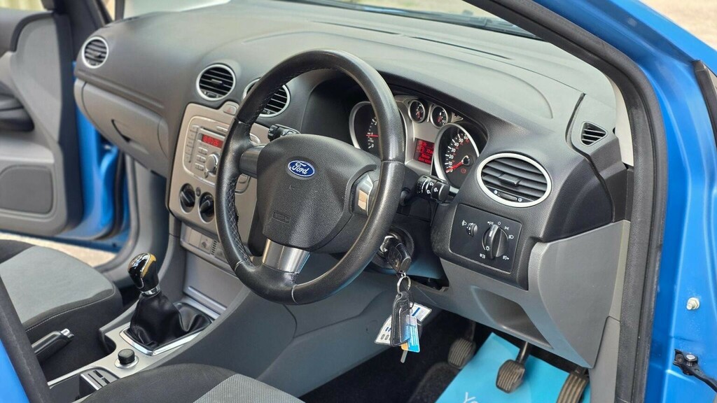 Ford Focus 1.6 Zetec Tdci Blue #17