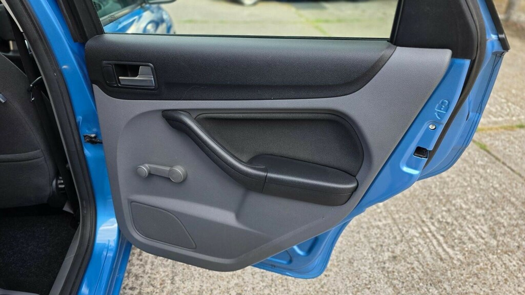 Ford Focus 1.6 Zetec Tdci Blue #31