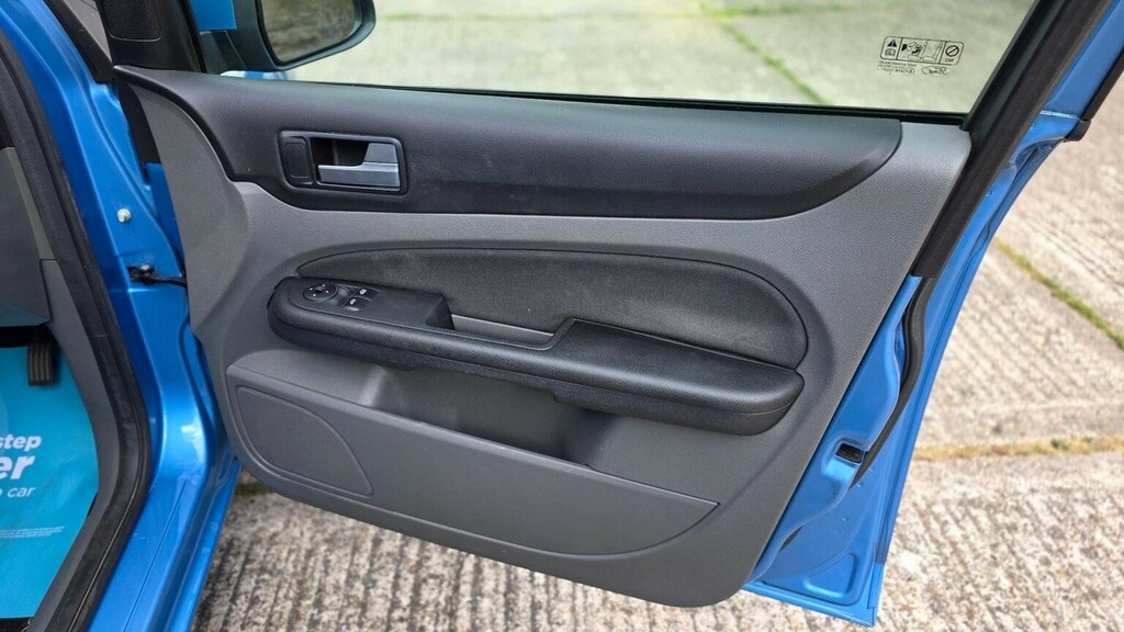 Ford Focus 1.6 Zetec Tdci Blue #28