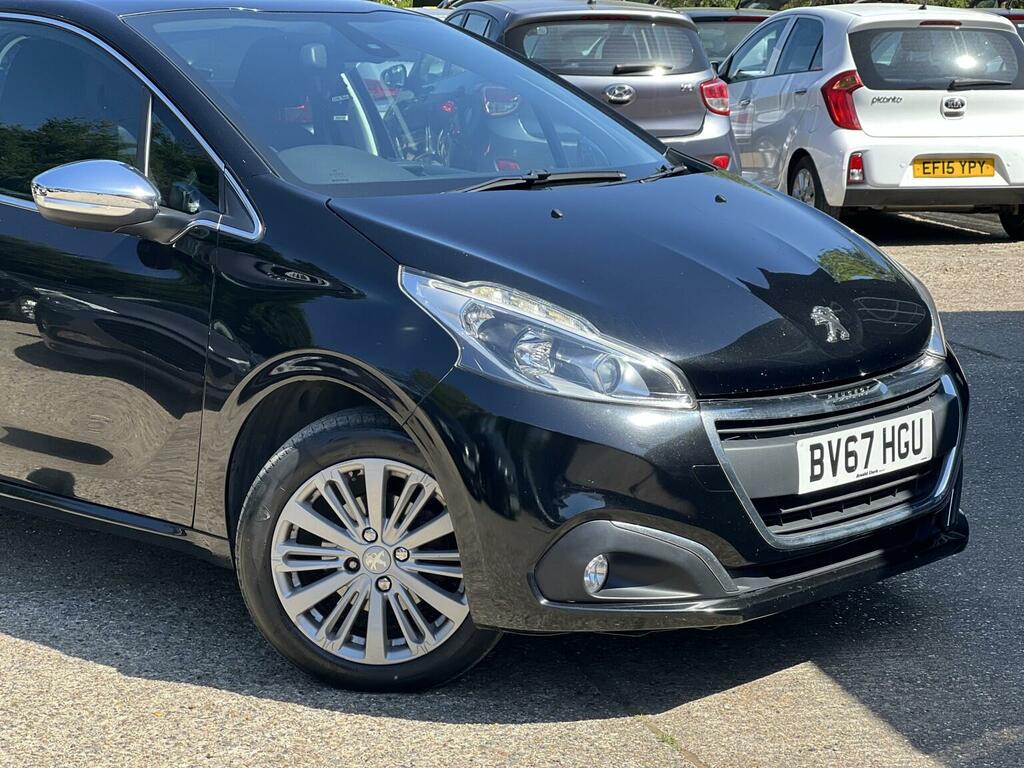 Peugeot 208 Allure Black #4