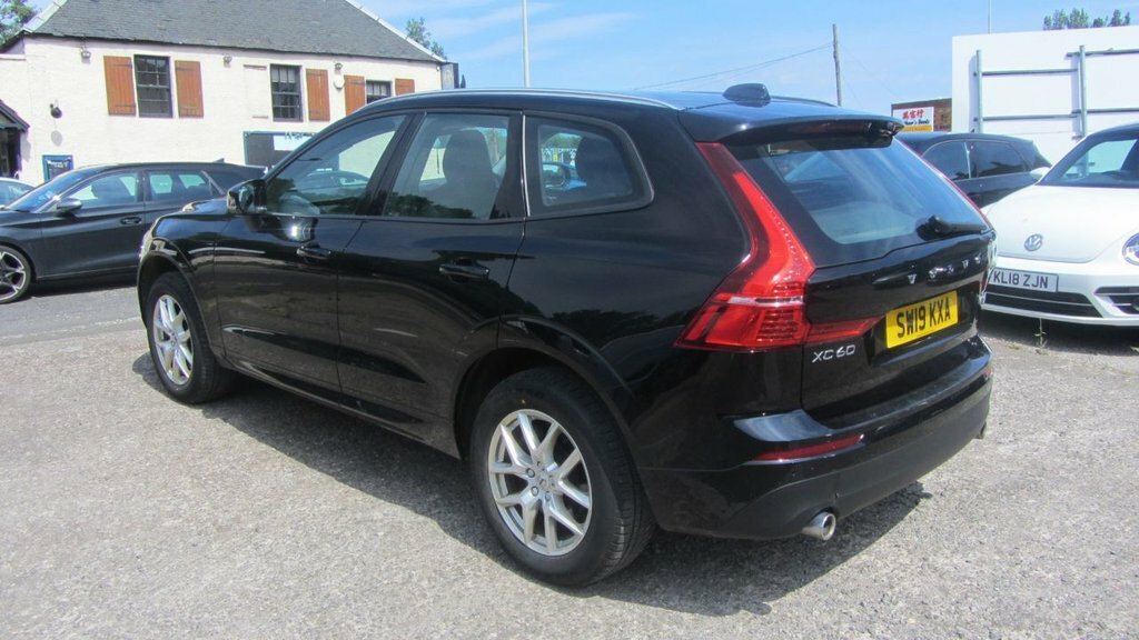 Volvo XC60 2L Momentum Pro SW19KXA Black #5