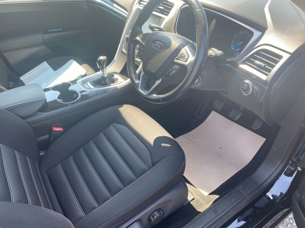 Ford Mondeo Ecoboost Titanium Hatchback Silver #15
