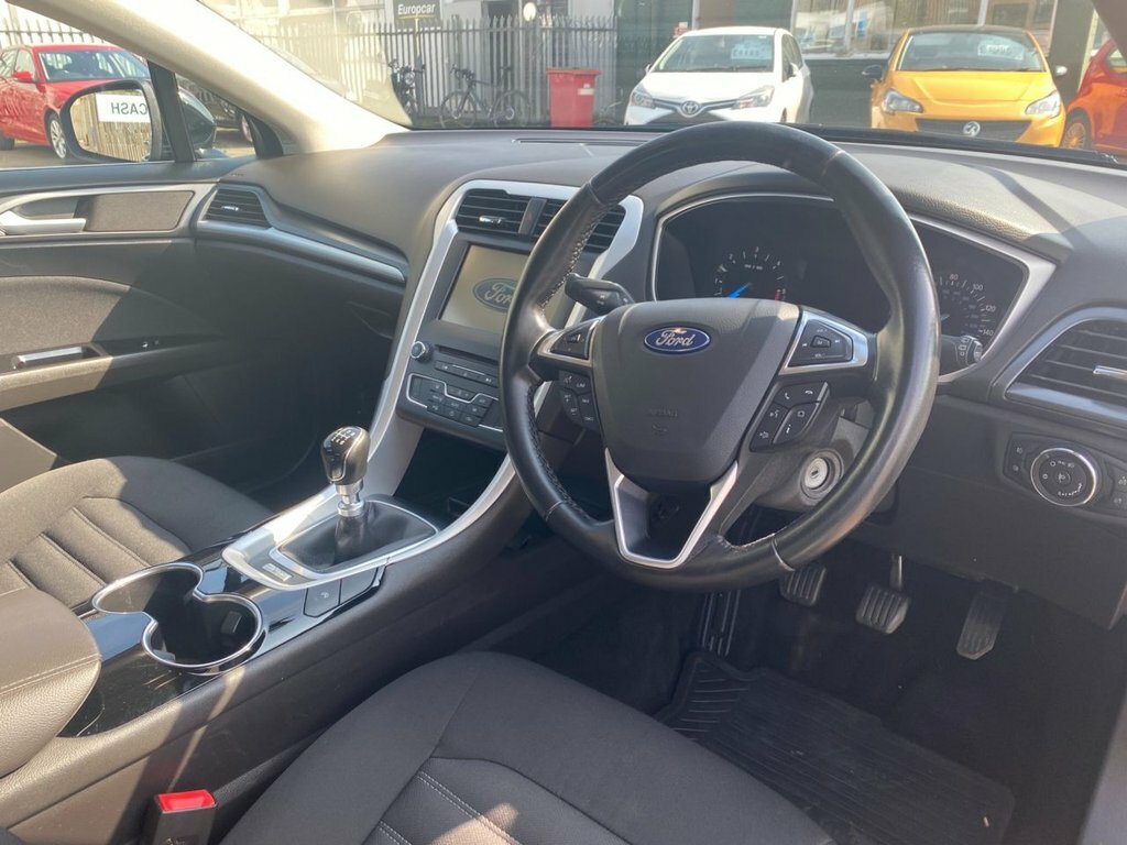 Ford Mondeo 2.0T Ecoboost Vignale Estate Euro White #15