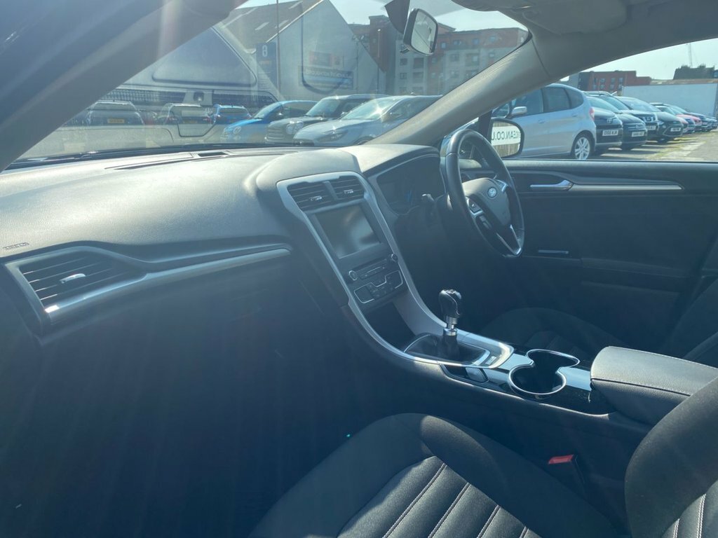 Ford Mondeo 2.0T Ecoboost Vignale Estate Euro White #12