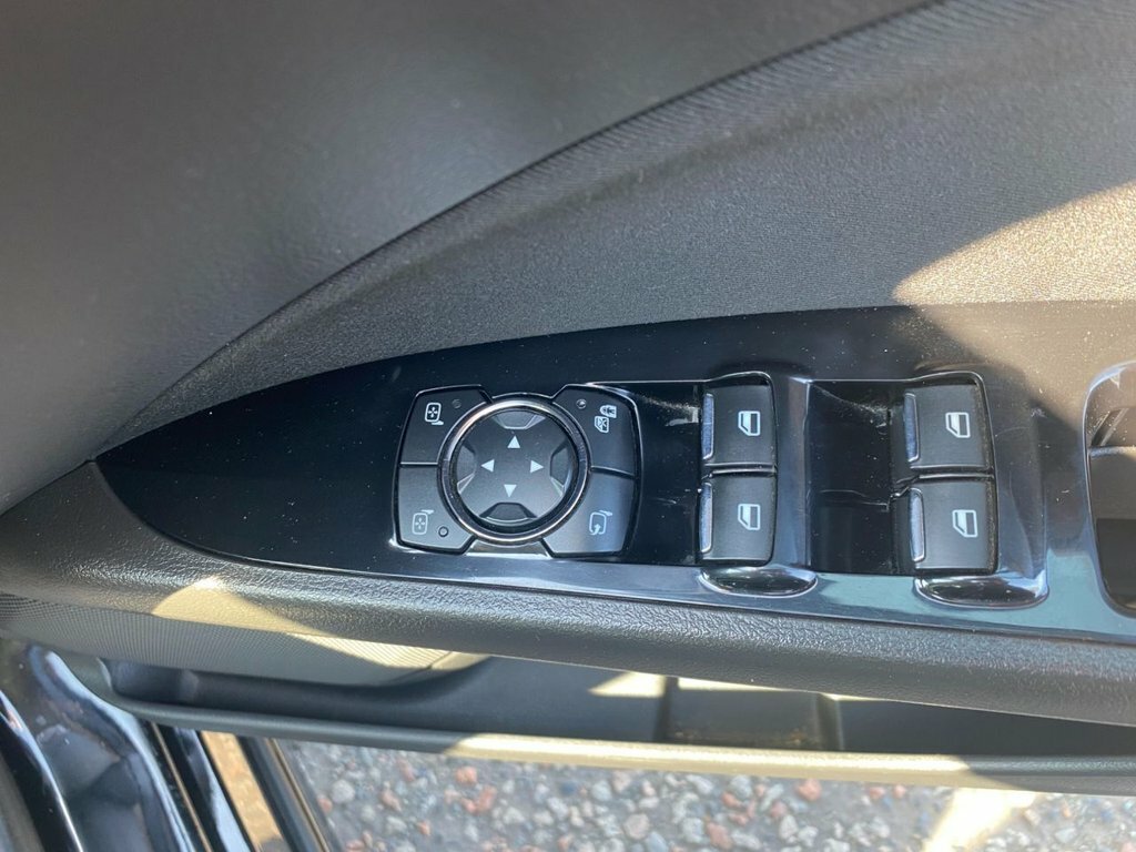 Ford Mondeo Ecoboost Titanium Hatchback Silver #16