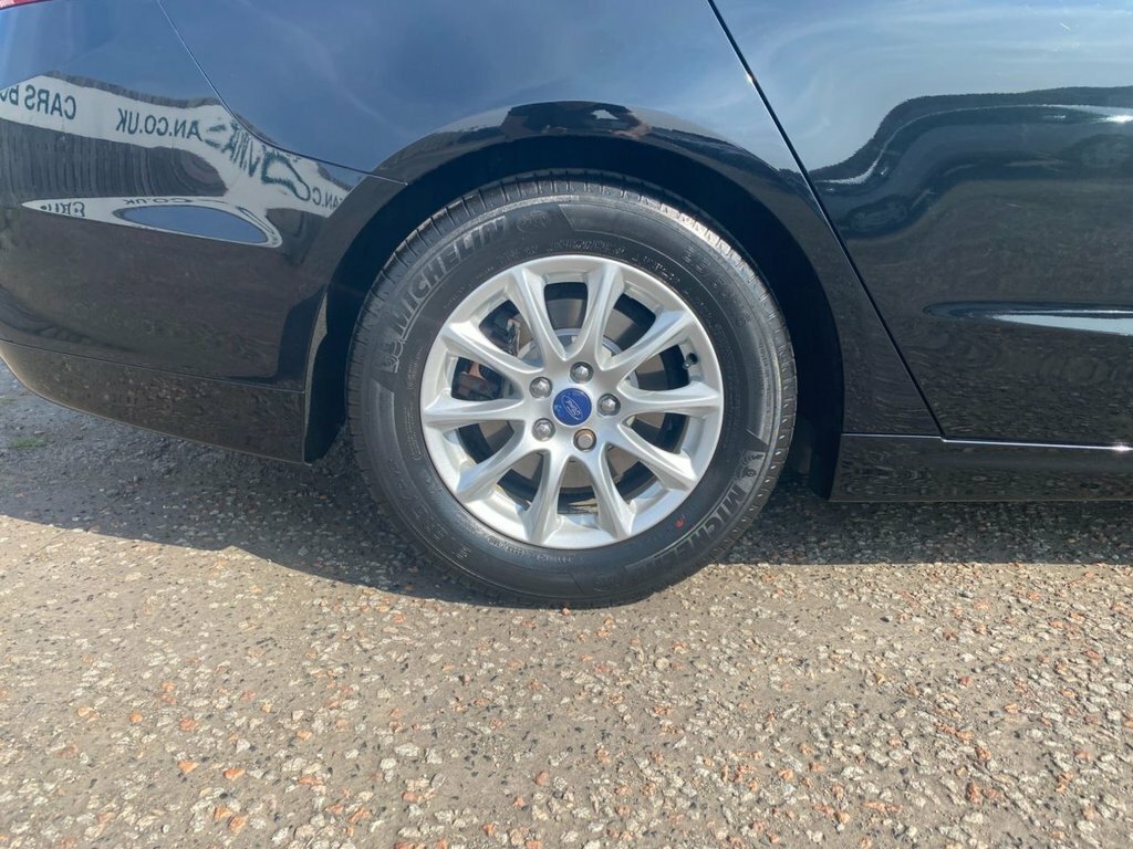 Ford Mondeo 2.0T Ecoboost Vignale Estate Euro White #8