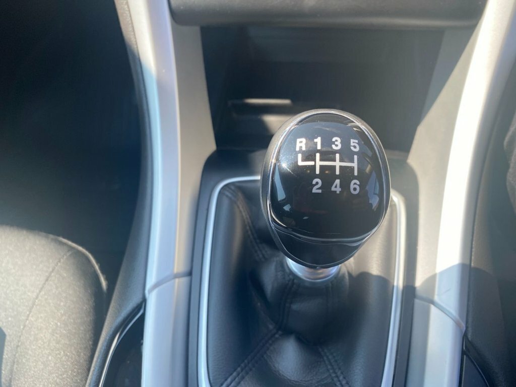 Ford Mondeo Ecoboost Titanium Hatchback Silver #20