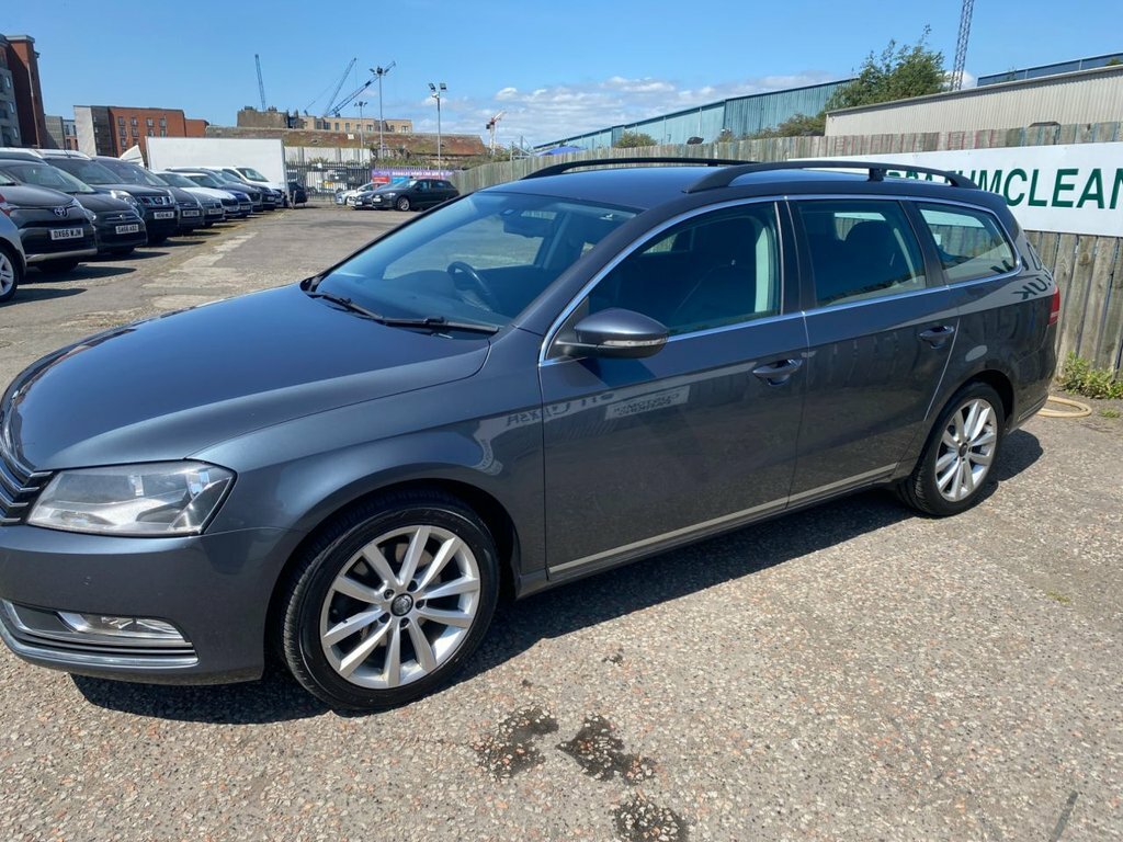 Volkswagen Passat 2L Executive Grey #3