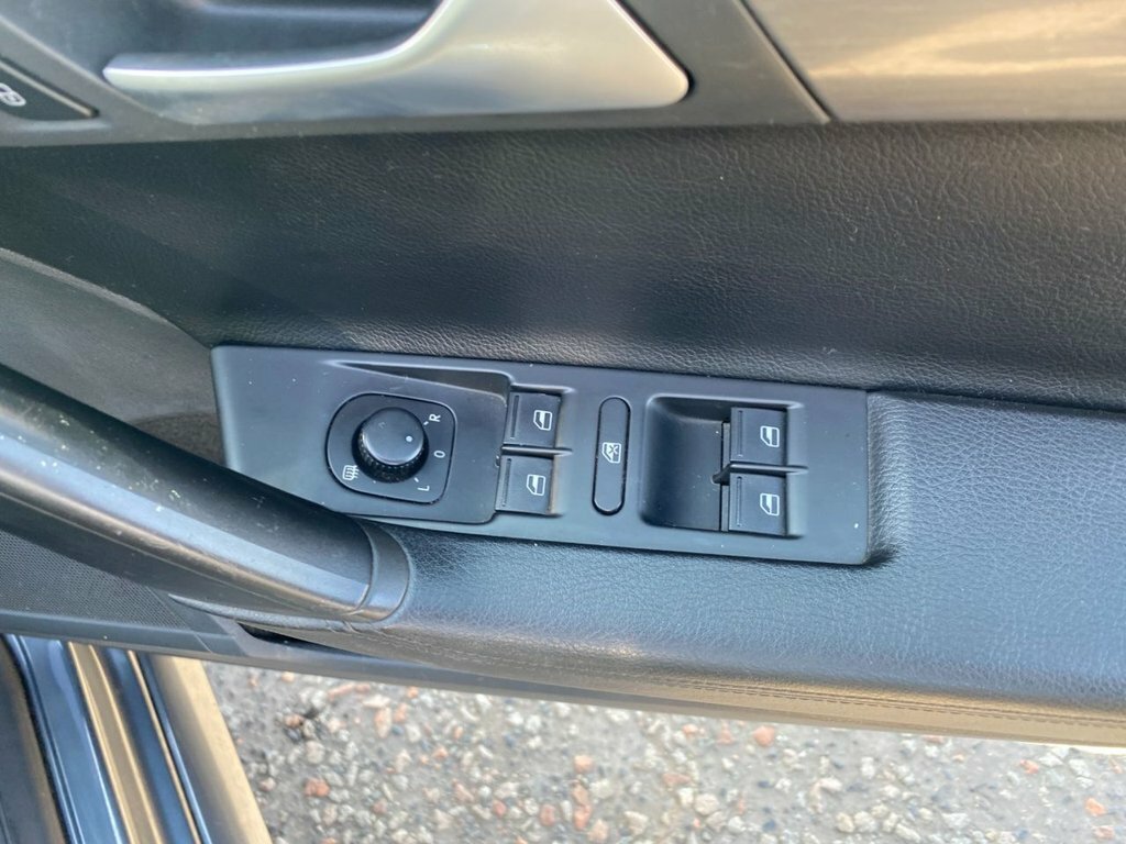 Volkswagen Passat Tdi Bluemotion Tech Executive U375 Grey #16