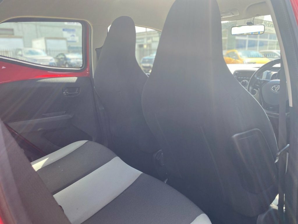 Toyota Aygo Hatchback Silver #20