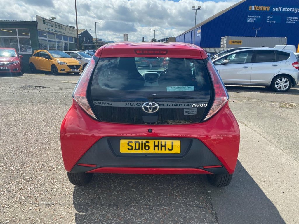 Toyota Aygo 1L X-play Red #6