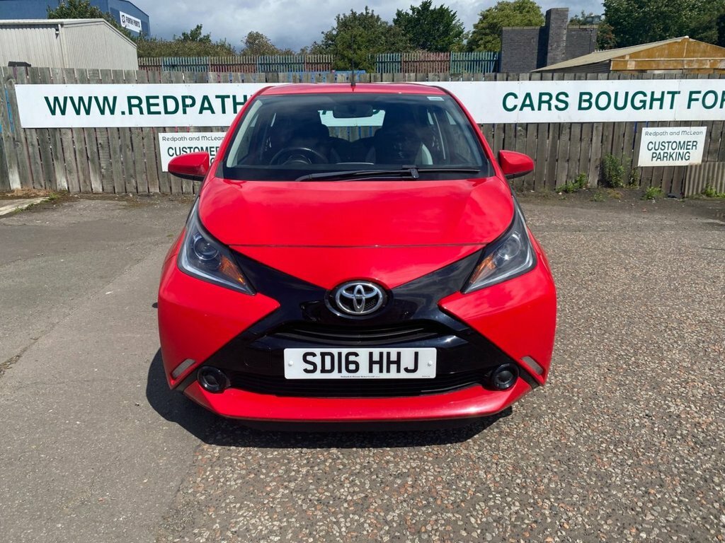 Toyota Aygo 1L X-play Red #2