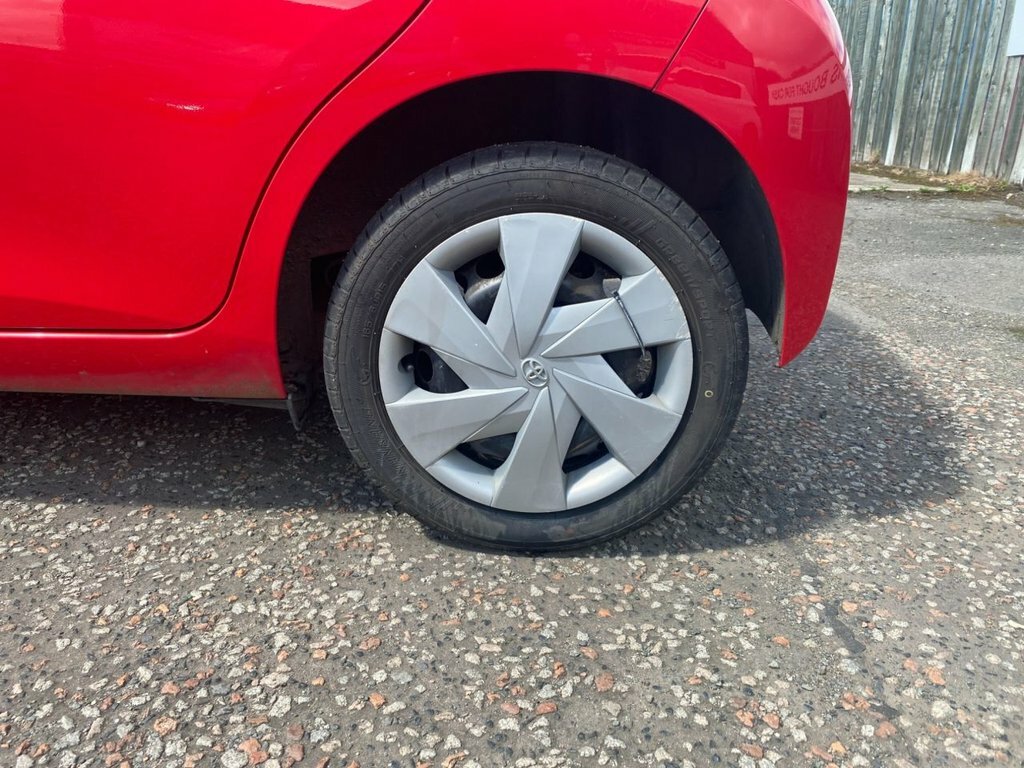 Toyota Aygo Hatchback Silver #12