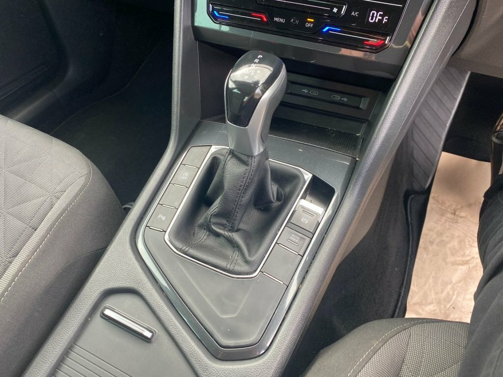 Volkswagen Tiguan R-line White #17