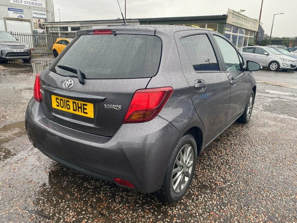 Toyota Yaris  Black #9