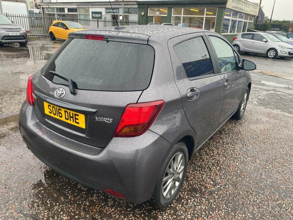 Toyota Yaris  Black #8