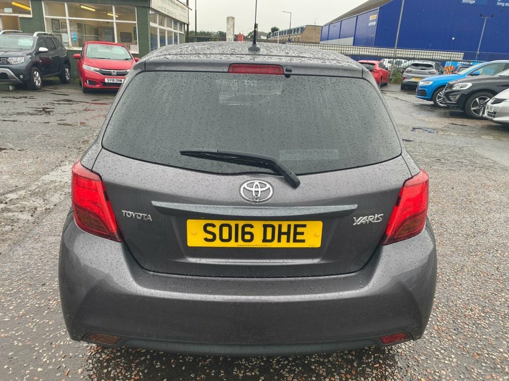 Toyota Yaris  Black #10