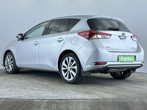 Toyota Auris 2016 66 1.8 Silver #2
