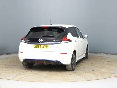 Nissan Leaf 2018 68 Leaf White #5