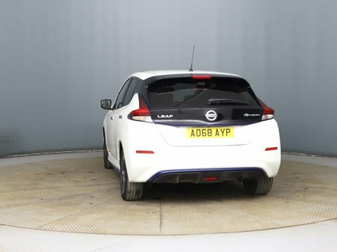 Nissan Leaf 2018 68 Leaf White #4