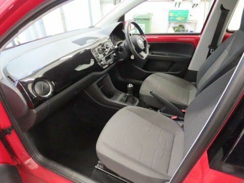 Volkswagen Up 2016 16 1.0 Red #6