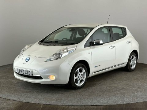 Nissan Leaf 2017 66 Leaf White #3