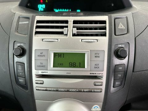 Toyota Yaris Hatchback 1.3 Tr Multimode 200808 Red #10