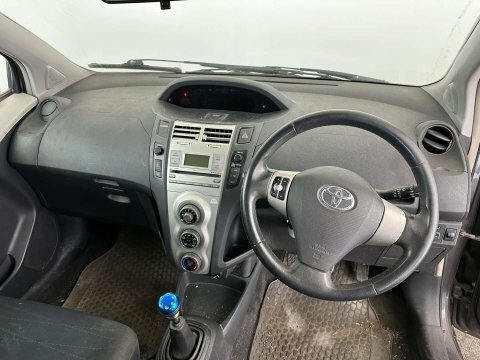 Toyota Yaris Hatchback 1.3 Tr Multimode 200808 Red #7