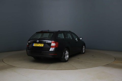 Skoda Octavia 2017 17 1.6 Black #6
