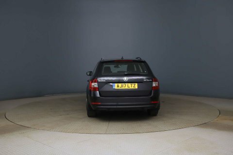Skoda Octavia 2017 17 1.6 Black #5